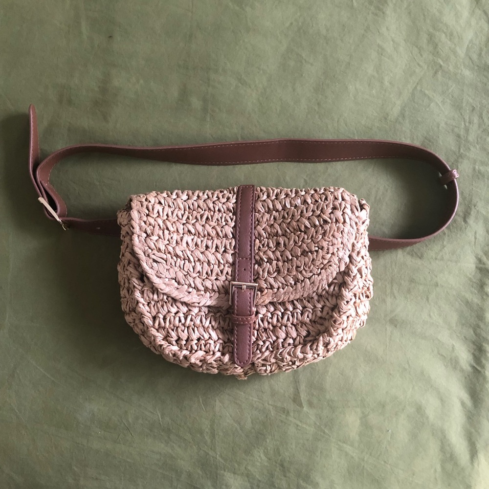 NWOT Surell straw belt bag fanny pack